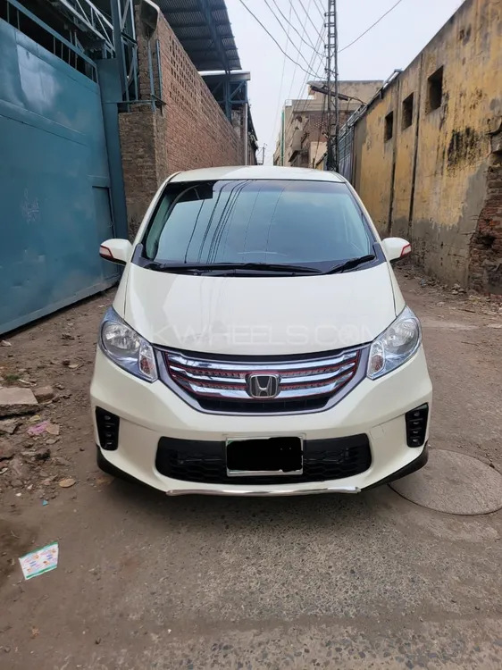 Honda Freed 2011 for Sale in Lahore Image-1