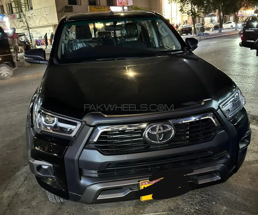 Toyota Hilux 2023 for Sale in Karachi Image-1