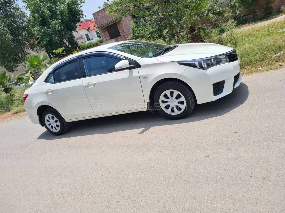 Toyota Corolla 2016 for Sale in Faisalabad Image-1