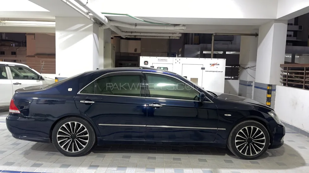 Toyota Crown 2004 for Sale in Karachi Image-1