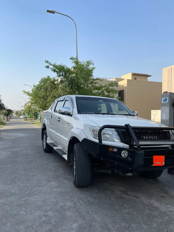 Toyota Hilux 2015 for Sale in Lahore Image-1