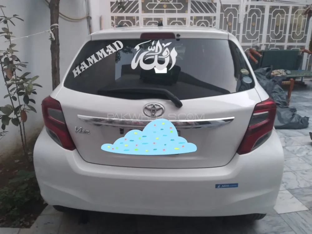 Toyota Vitz 2015 for Sale in Attock Image-1