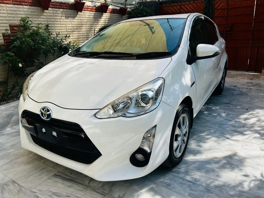 Toyota Aqua 2016 for Sale in Karachi Image-1