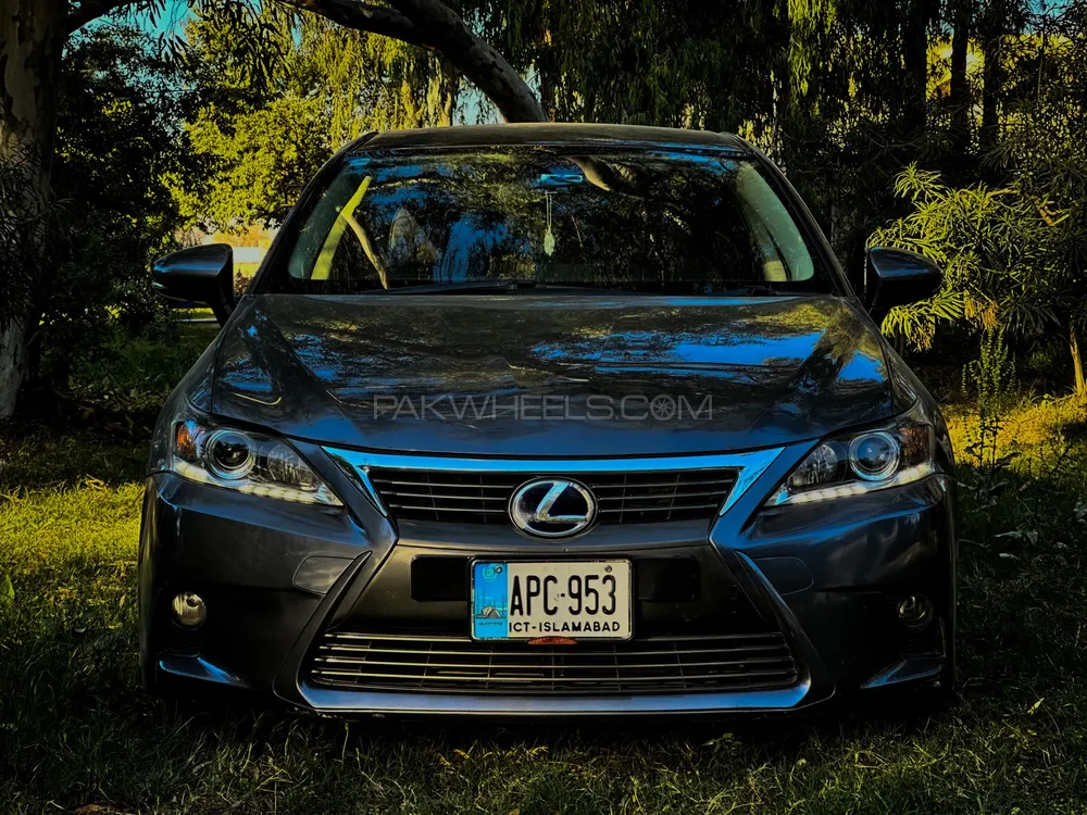 Lexus CT200h 2017 for Sale in Islamabad Image-1