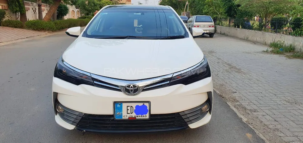 Toyota Corolla 2015 for Sale in Faisalabad Image-1