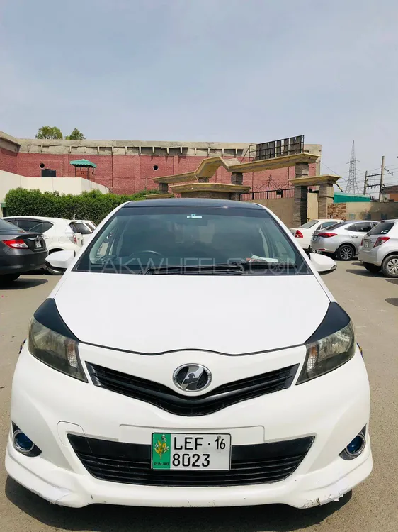Toyota Vitz 2016 for Sale in Faisalabad Image-1