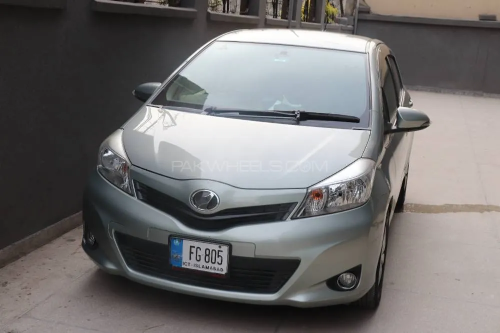Toyota Vitz 2013 for Sale in Islamabad Image-1