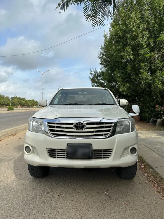 Toyota Hilux 2013 for Sale in Karachi Image-1