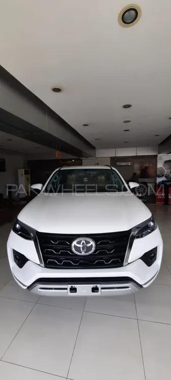 Toyota Fortuner 2023 for Sale in Karachi Image-1