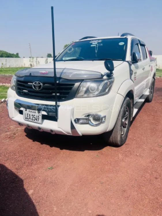 Toyota Hilux 2016 for Sale in Narowal Image-1