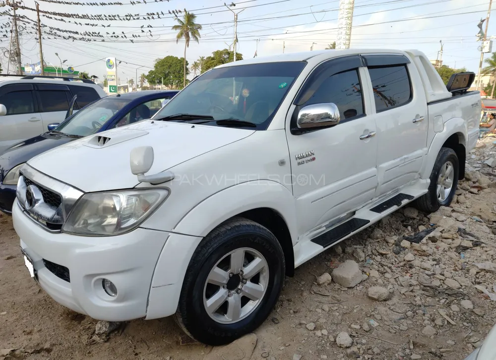 Toyota Hilux 2008 for Sale in Karachi Image-1