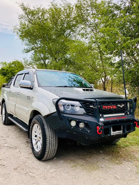Toyota Hilux 2009 for Sale in Islamabad Image-1
