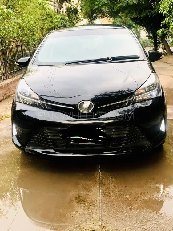 Toyota Vitz 2016 for Sale in Okara Image-1
