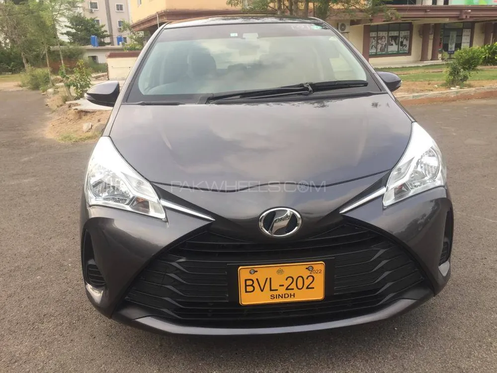 Toyota Vitz 2018 for Sale in Karachi Image-1