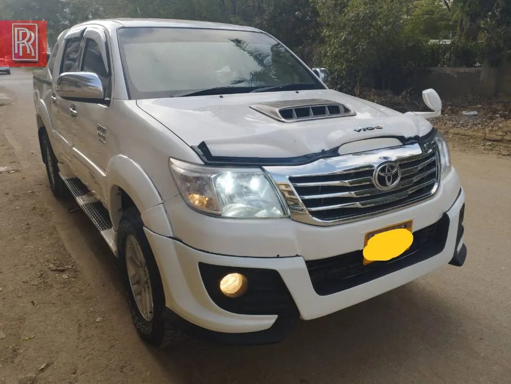 Toyota Hilux 2012 for Sale in Karachi Image-1