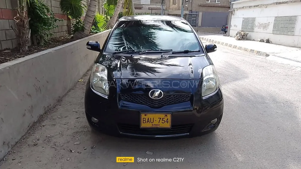 Toyota Vitz 2010 for Sale in Karachi Image-1