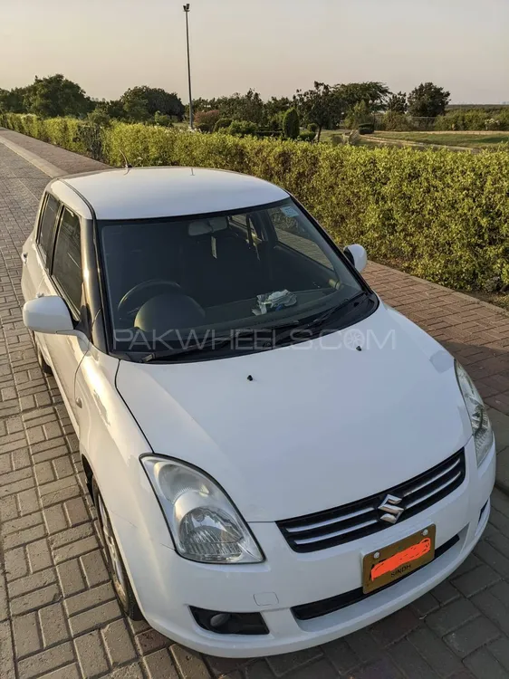 Suzuki Swift 2010 for Sale in Karachi Image-1