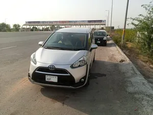 Toyota Sienta X 2015 for Sale