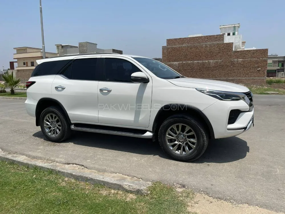 Toyota Fortuner 2021 for Sale in Rahim Yar Khan Image-1