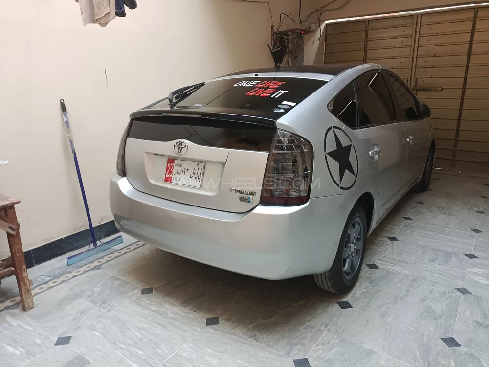 Toyota Prius 2014 for Sale in Khairpur Mir Image-1
