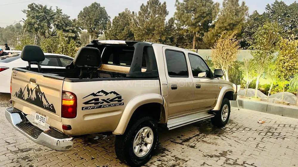 Toyota Hilux 2003 for Sale in Abbottabad Image-1