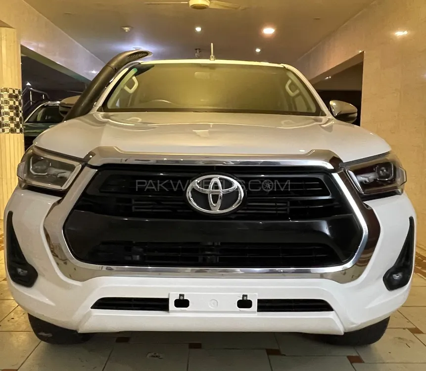 Toyota Hilux 2021 for Sale in Karachi Image-1