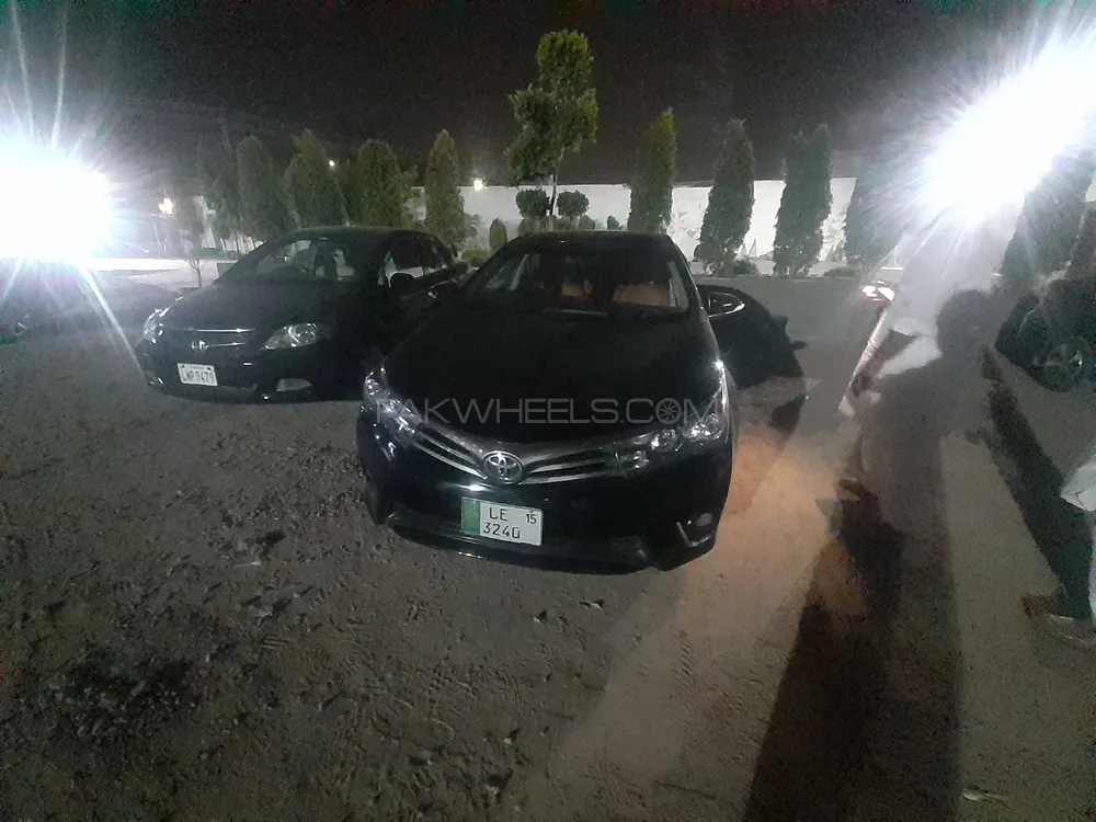 Toyota Corolla 2015 for Sale in Lahore Image-1