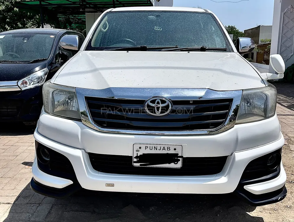 Toyota Hilux 2015 for Sale in Lahore Image-1