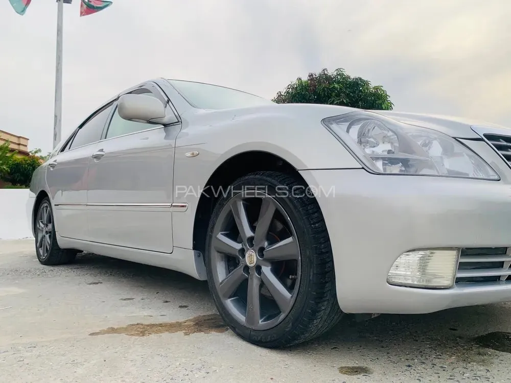 Toyota Crown 2006 for Sale in Peshawar Image-1