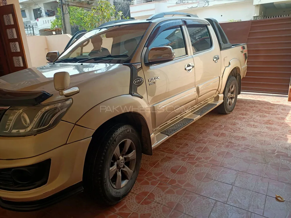Toyota Hilux 2012 for Sale in Haroonabad Image-1