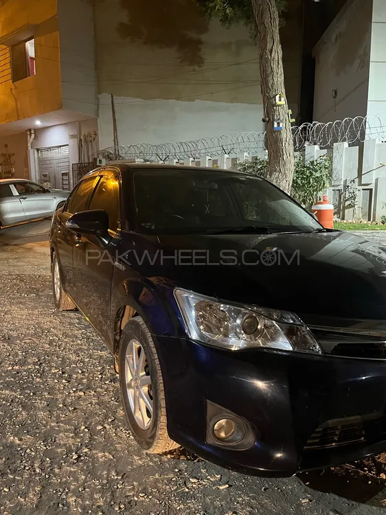 Toyota Corolla Axio 2014 for Sale in Karachi Image-1
