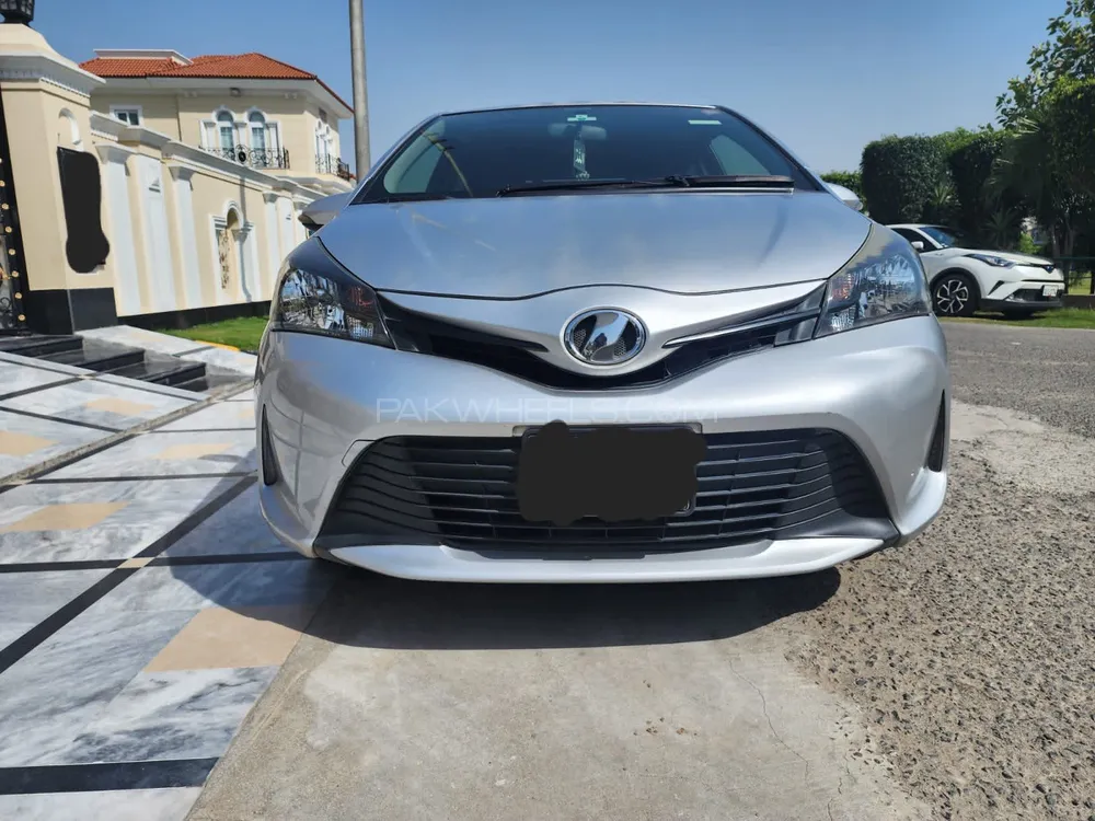 Toyota Vitz 2015 for Sale in Lahore Image-1