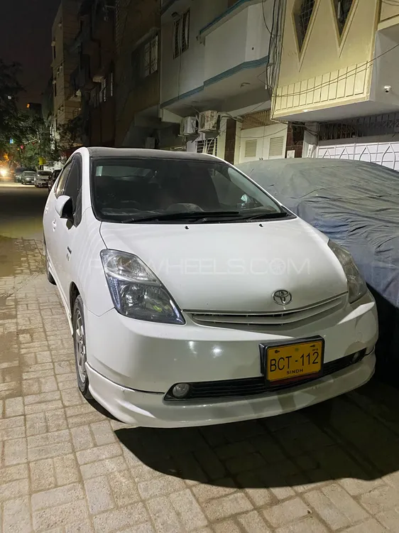 Toyota Prius 2011 for Sale in Karachi Image-1