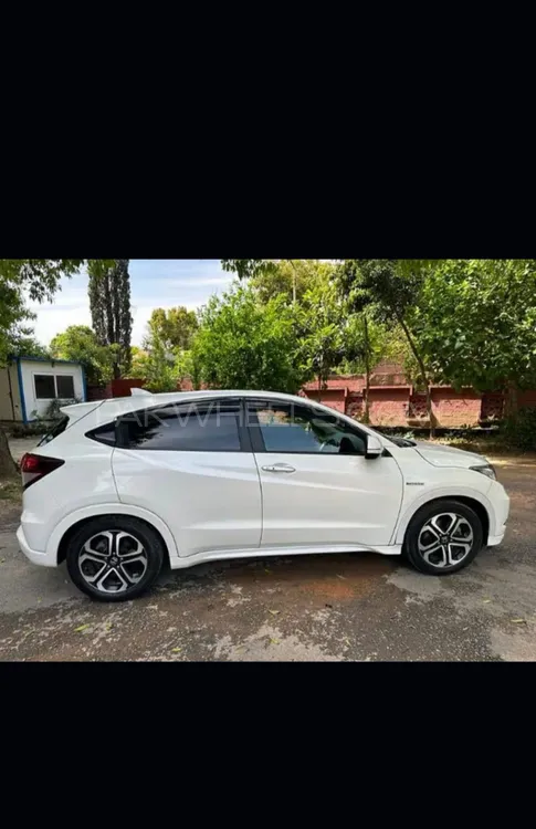 Honda Vezel 2016 for Sale in Islamabad Image-1