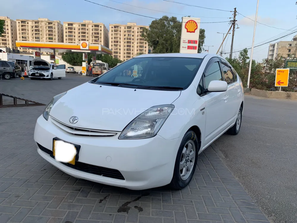 Toyota Prius 2010 for Sale in Karachi Image-1