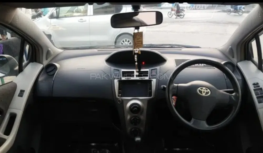 Toyota Vitz 2009 for Sale in Gujranwala Image-1