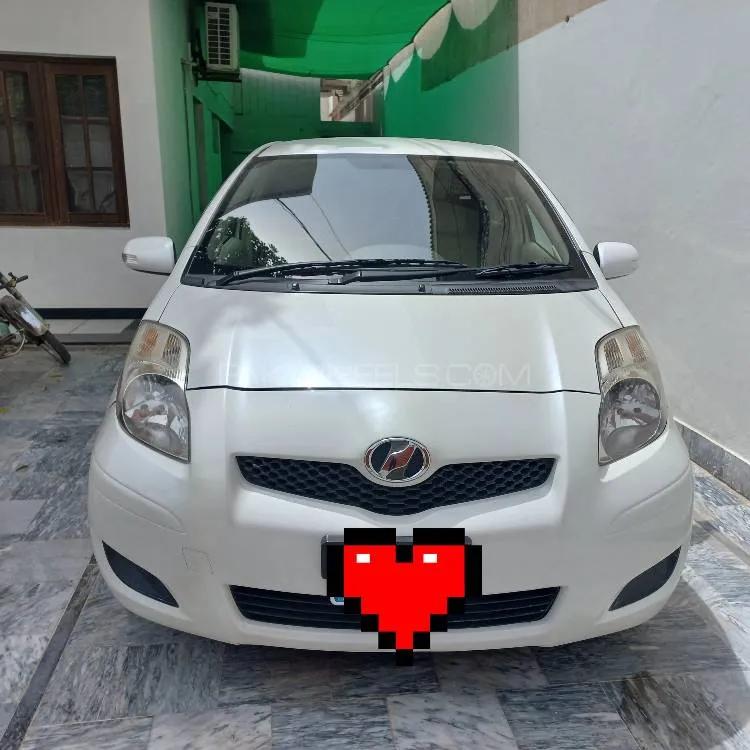 Toyota Vitz 2008 for Sale in Multan Image-1