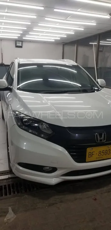 Honda Vezel 2015 for Sale in Karachi Image-1