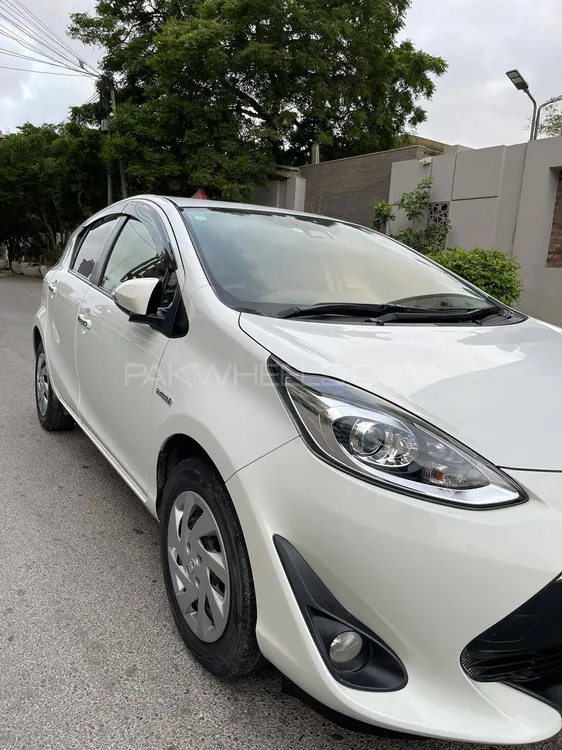 Toyota Aqua 2017 for Sale in Karachi Image-1