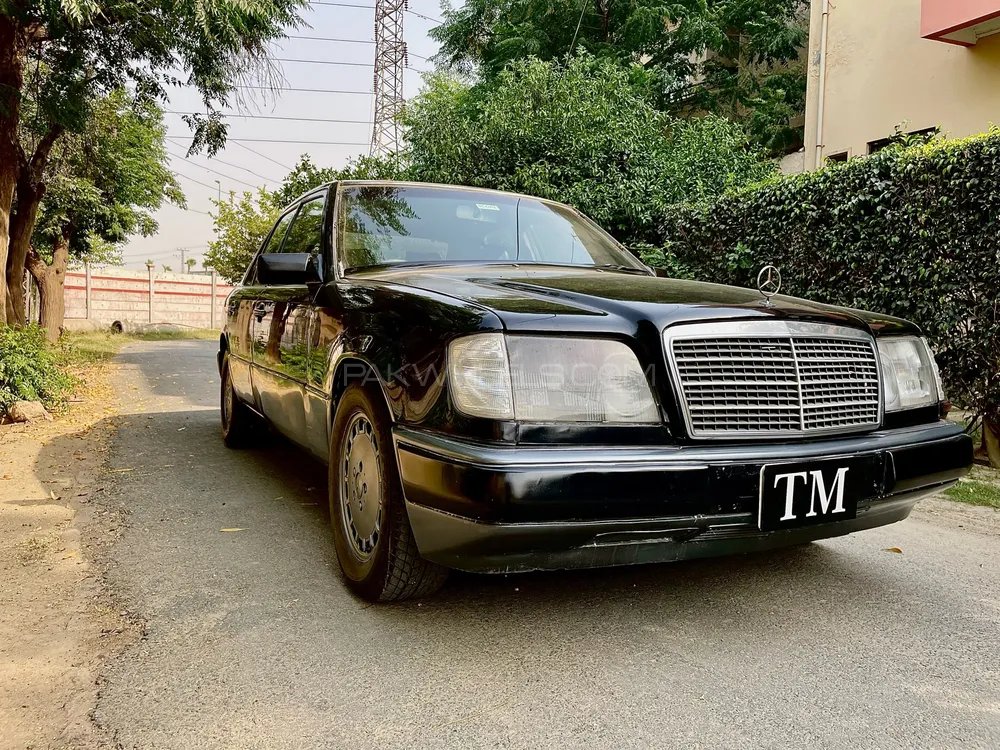Mercedes Benz E Class 1989 for Sale in Lahore Image-1