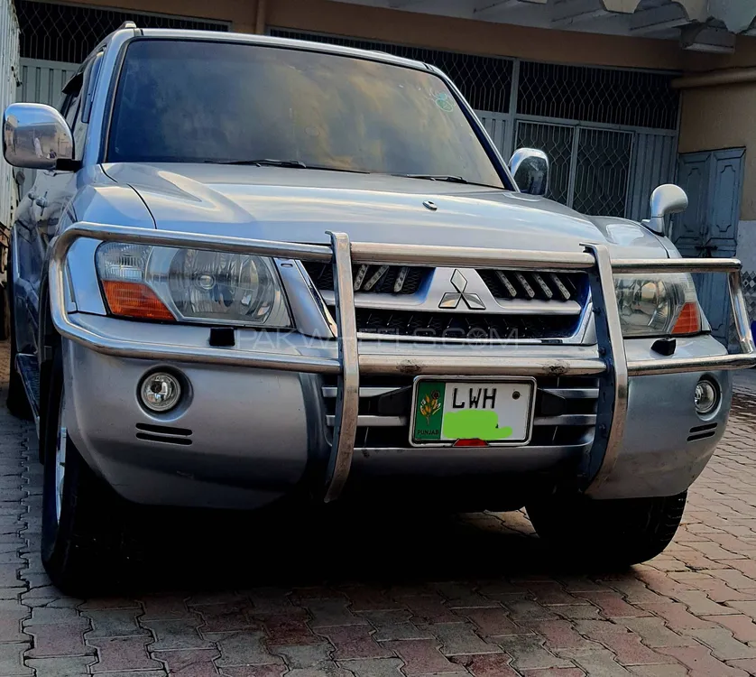 Mitsubishi Pajero 2006 for Sale in Nowshera Image-1