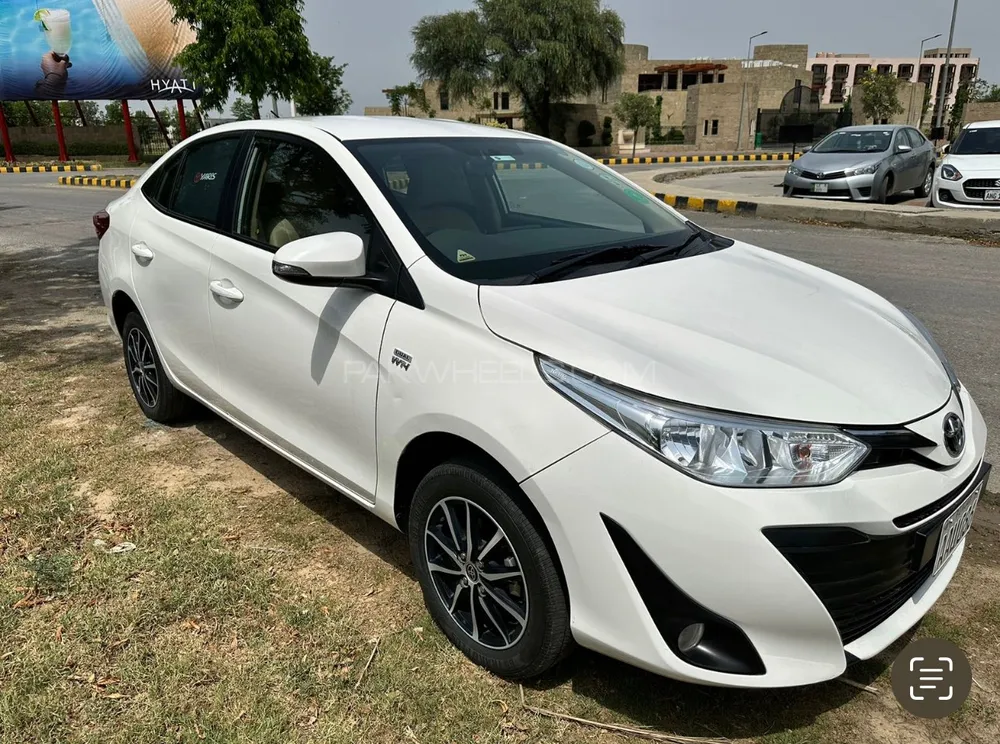 Toyota Yaris Sedan 2020 for Sale in Lahore Image-1