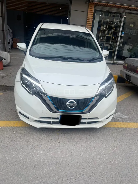Nissan Note 2018 for Sale in Peshawar Image-1