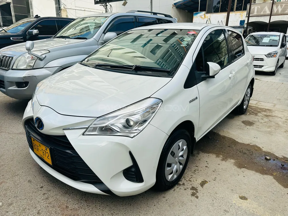 Toyota Vitz 2017 for Sale in Karachi Image-1