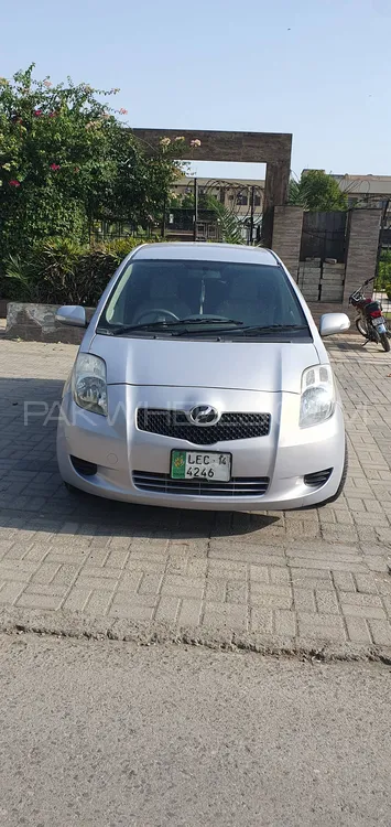 Toyota Vitz 2010 for Sale in Lahore Image-1