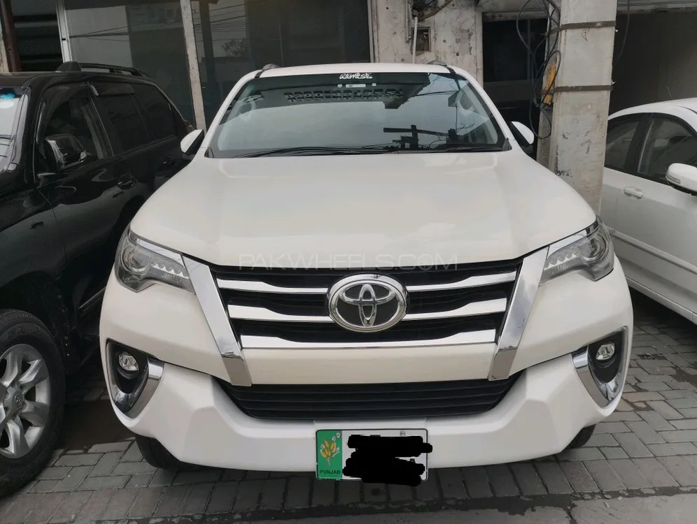 Toyota Fortuner 2018 for Sale in Lahore Image-1