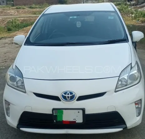 Toyota Prius 2013 for Sale in Lahore Image-1