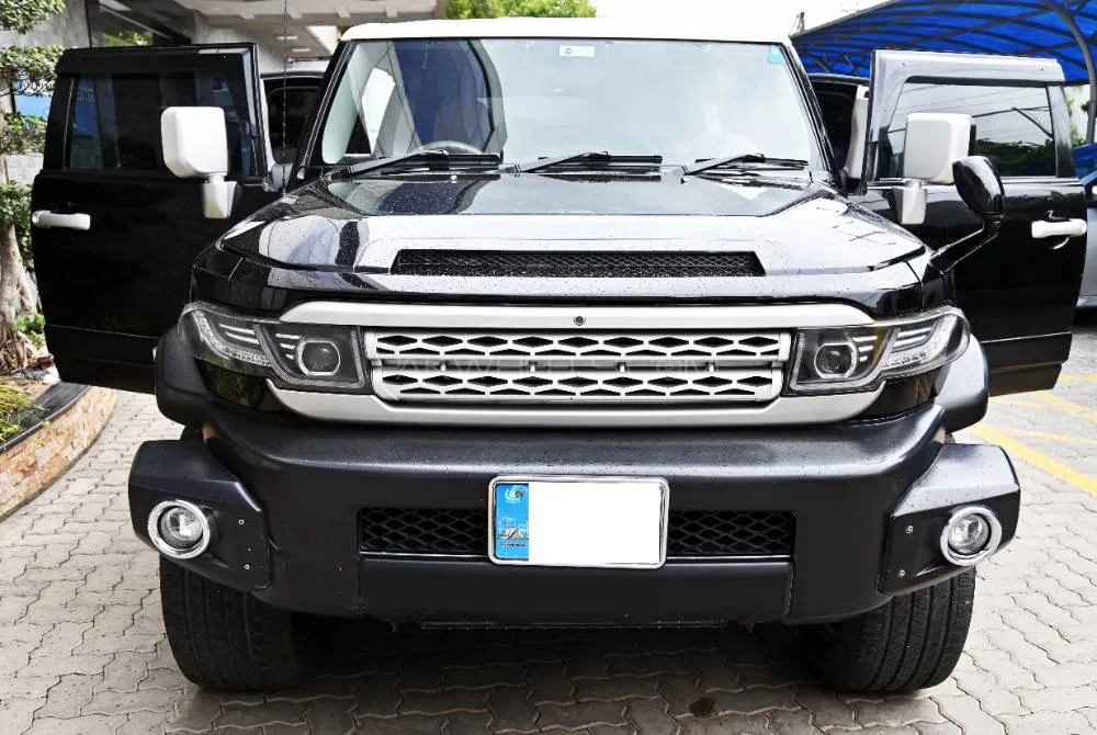 Toyota Fj Cruiser 2012 for Sale in Lahore Image-1