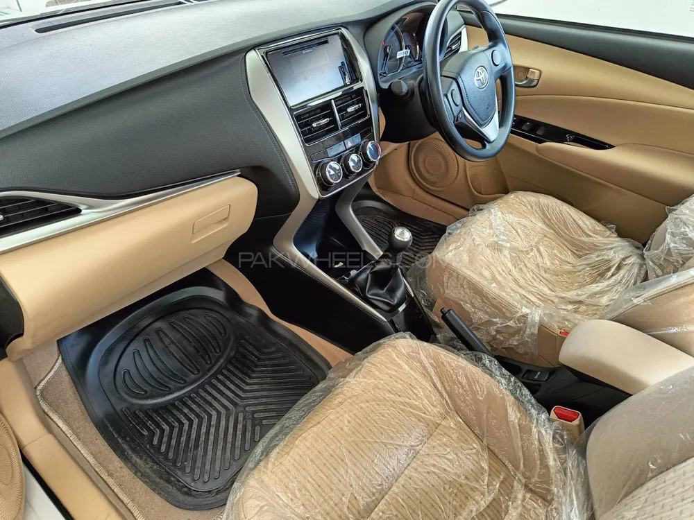 Toyota Yaris Sedan 2021 for Sale in Lahore Image-1