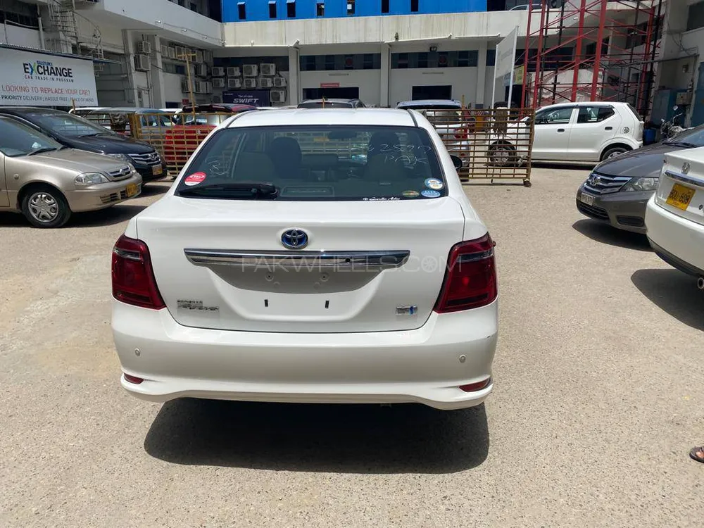 Toyota Corolla Axio 2019 for Sale in Karachi Image-1